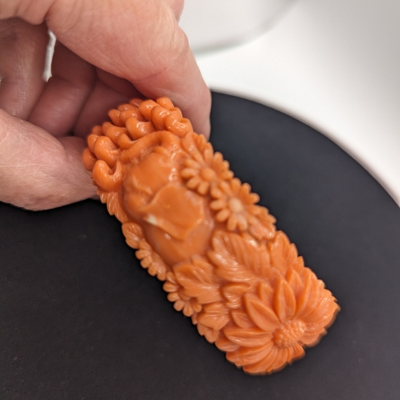 Celluloid Bangle w/elephants and flowers - J003 - Picture 2 of 6